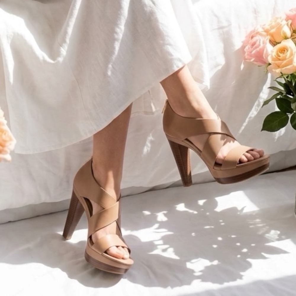 MICHAEL Michael Kors Elena Leather Platform Sandals – 2018 Taupe/Tan Size 7‎